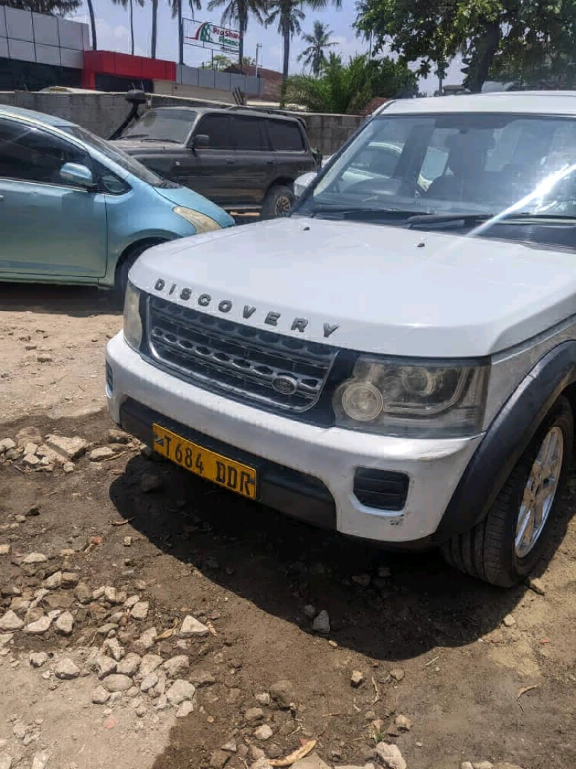 Land Rover Discovery 4 XS 2013 Model thumbnail 5