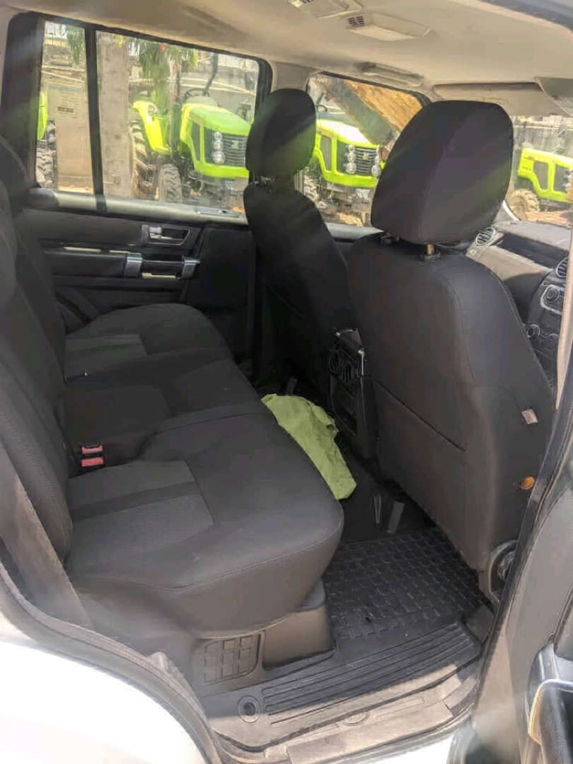 Land Rover Discovery 4 XS 2013 Model thumbnail 6