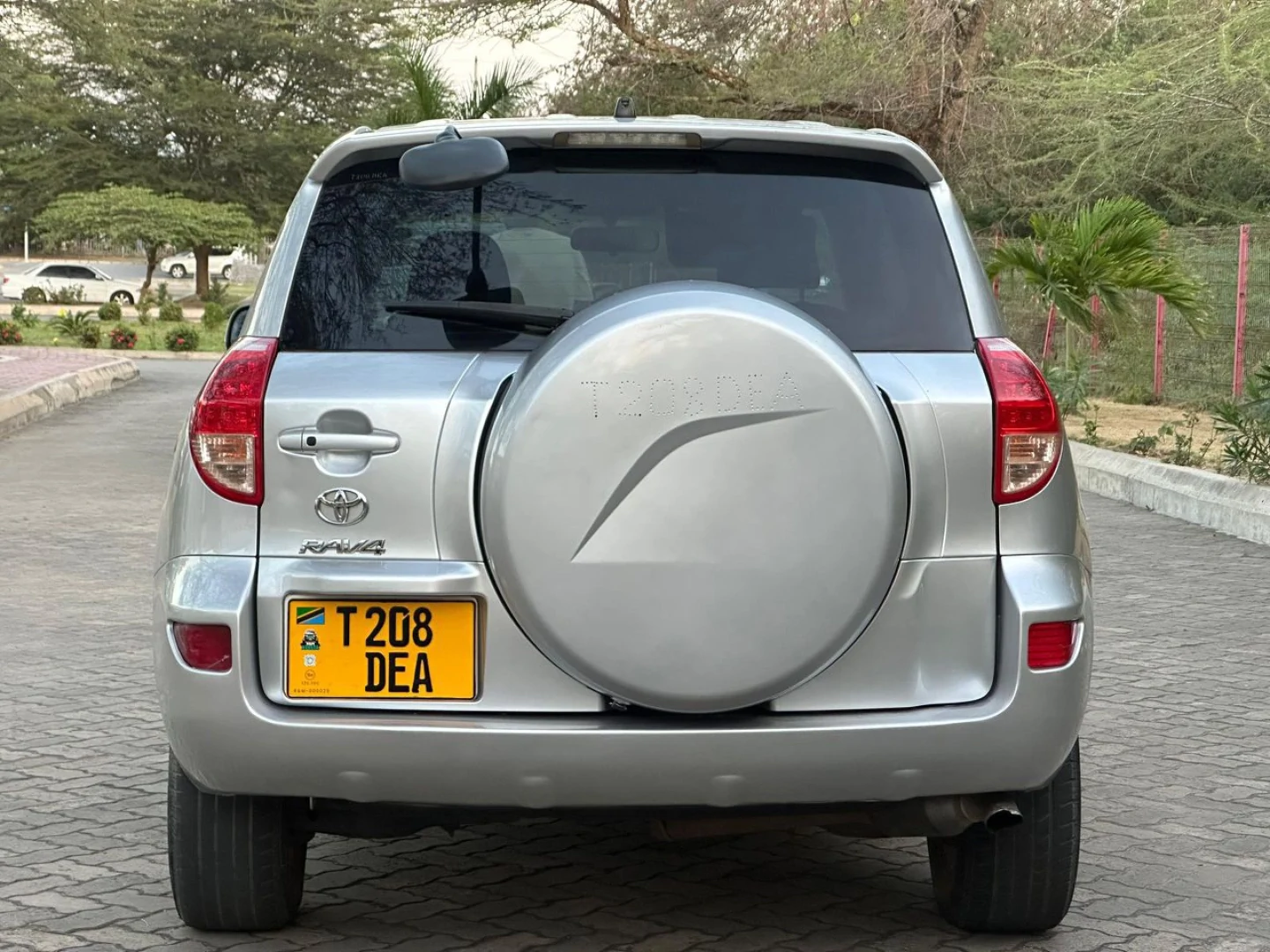 Toyota RAV4 2008 Silver SUV thumbnail 6