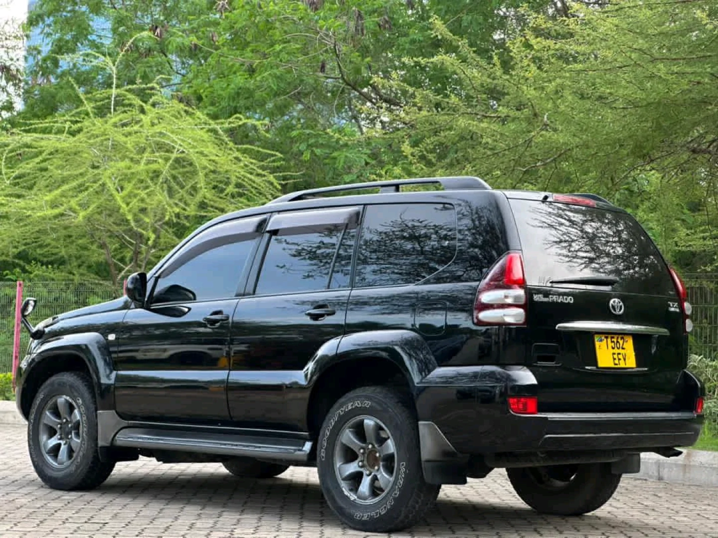 Toyota Land Cruiser Prado 120 TX 2007 thumbnail 3