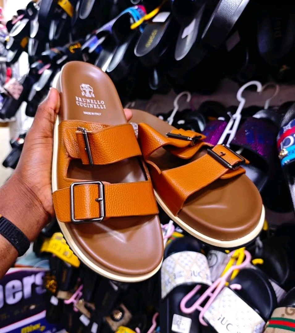 White Leather-like Cross-Strap Sandals thumbnail 3