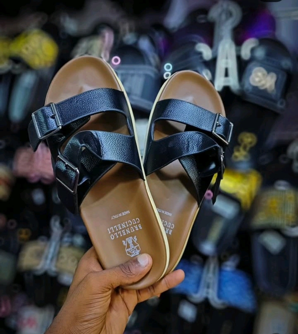 White Leather-like Cross-Strap Sandals thumbnail 4