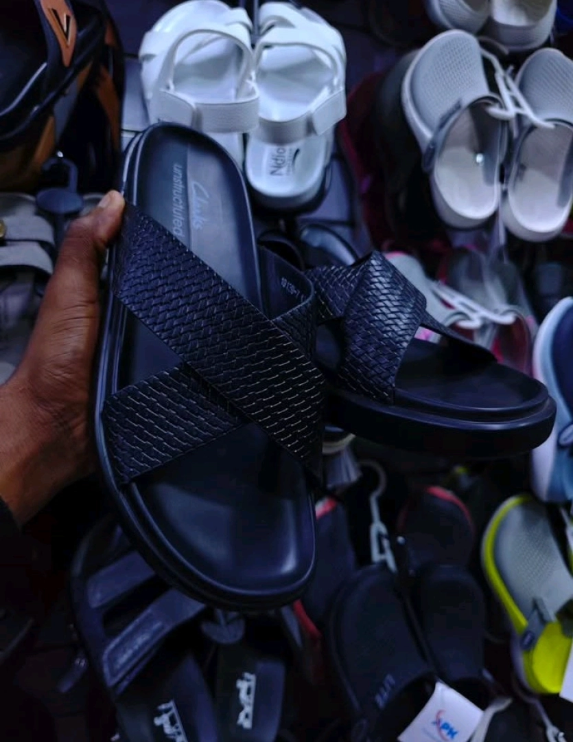 White Leather-like Cross-Strap Sandals thumbnail 5