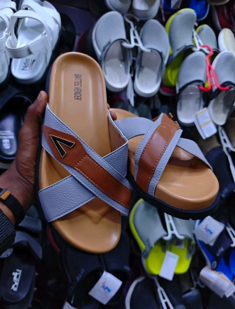 White Leather-like Cross-Strap Sandals thumbnail 6