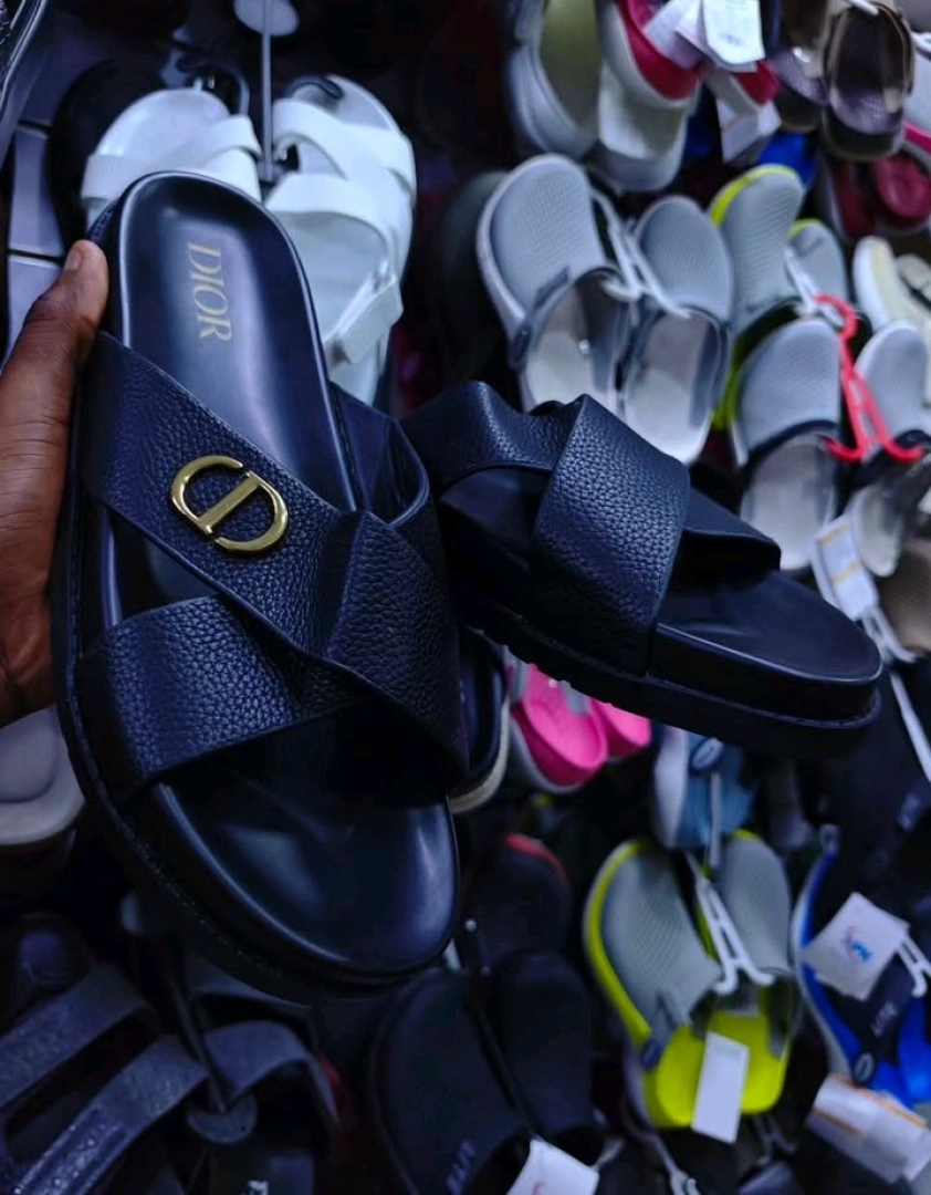 White Leather-like Cross-Strap Sandals thumbnail 7