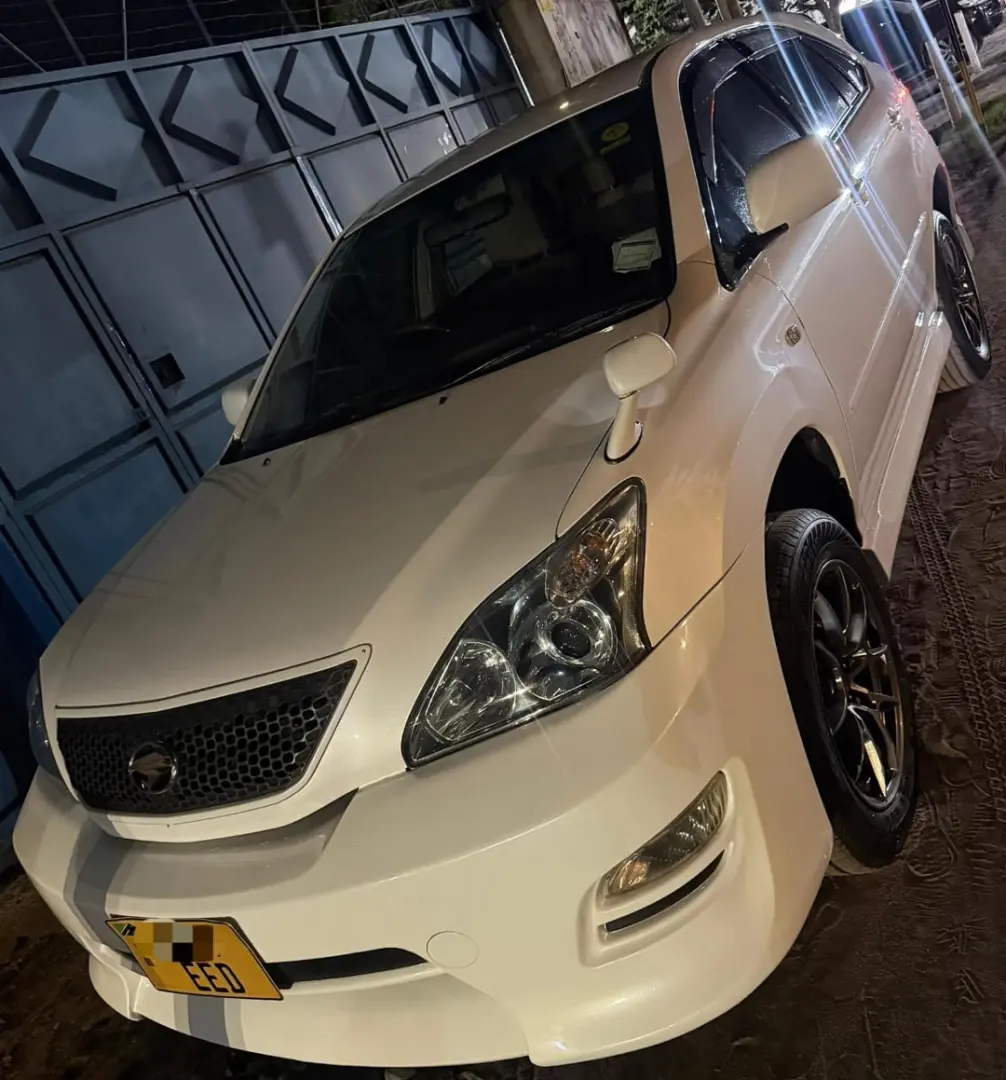 2004 Toyota Harrier 240G Sports Bodykit