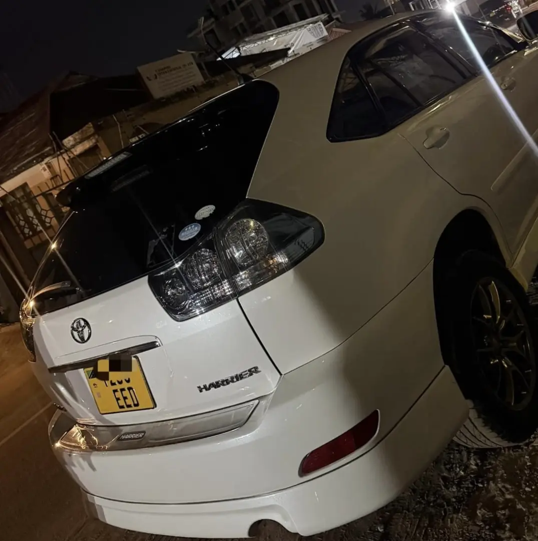 2004 Toyota Harrier 240G Sports Bodykit thumbnail 2