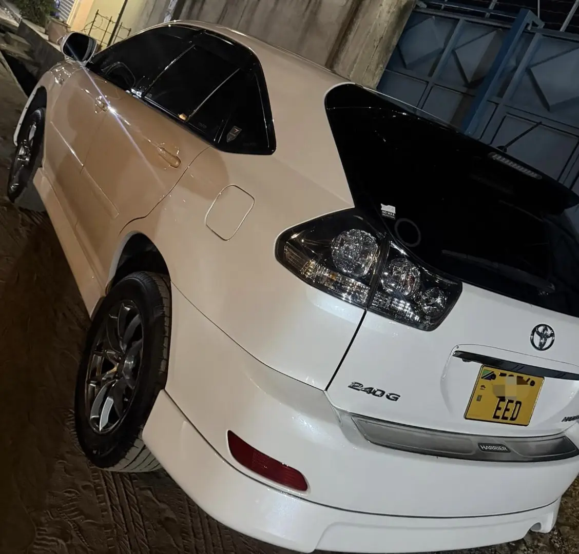 2004 Toyota Harrier 240G Sports Bodykit thumbnail 3