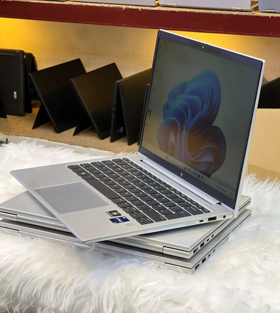 HP EliteBook 830 G9 Laptop i5 12th Gen 16GB/256GB Touchscreen thumbnail 5