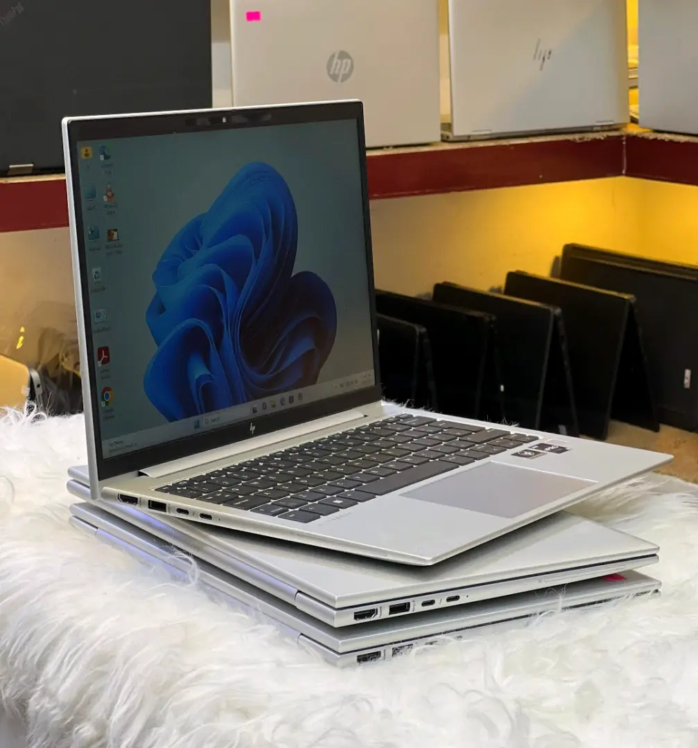 HP EliteBook 830 G9 Laptop i5 12th Gen 16GB/256GB Touchscreen thumbnail 6