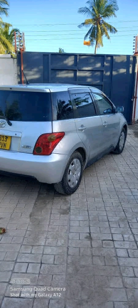 Silver Toyota IST Hatchback 1290cc, Very Clean thumbnail 6