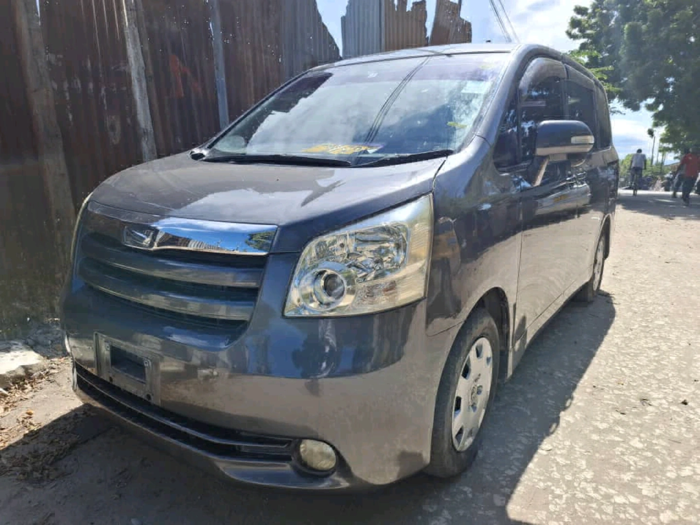 Toyota Noah 2008 Minivan