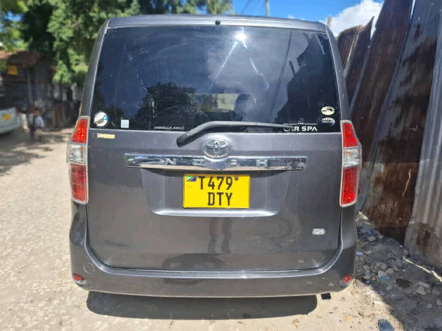 Toyota Noah 2008 Minivan thumbnail 3