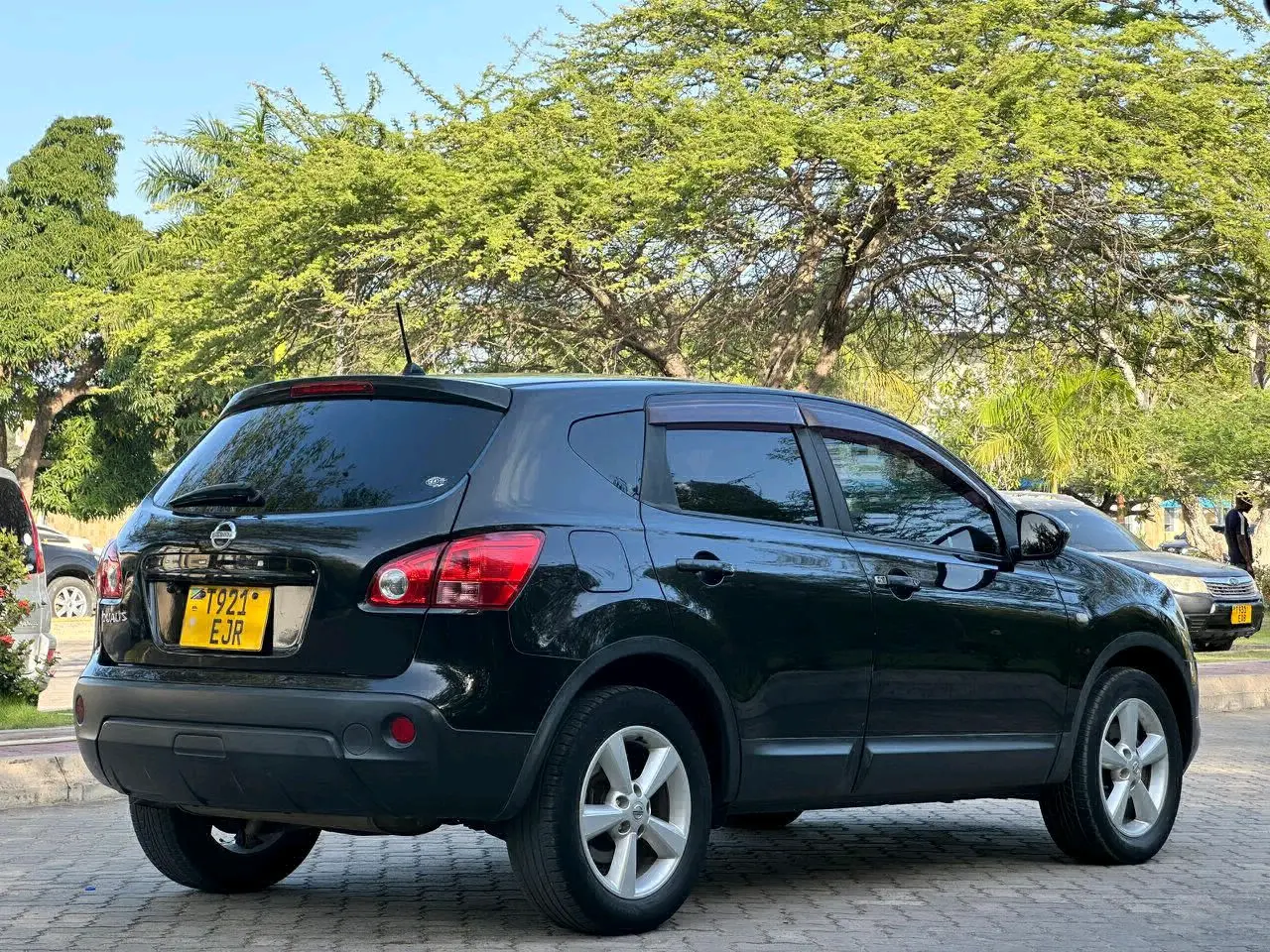 Nissan Dualis 2009, Black, Sunroof thumbnail 3