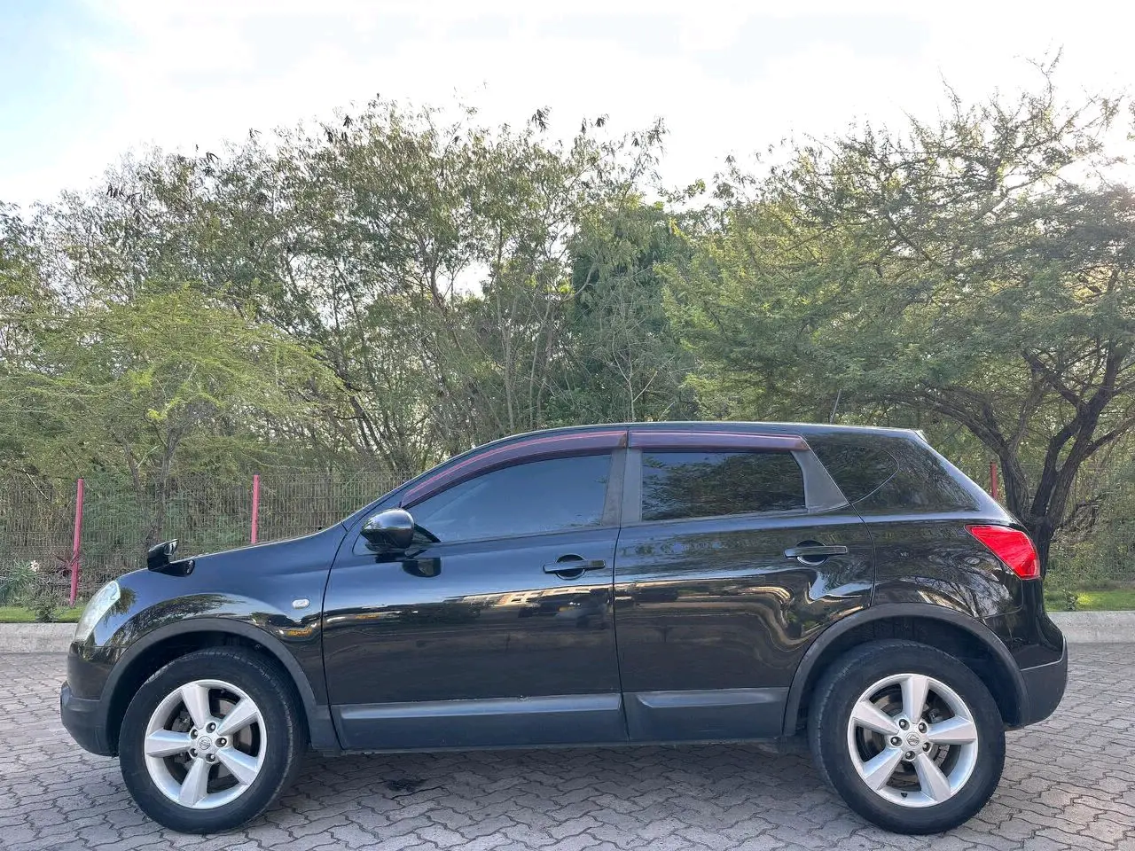Nissan Dualis 2009, Black, Sunroof thumbnail 6