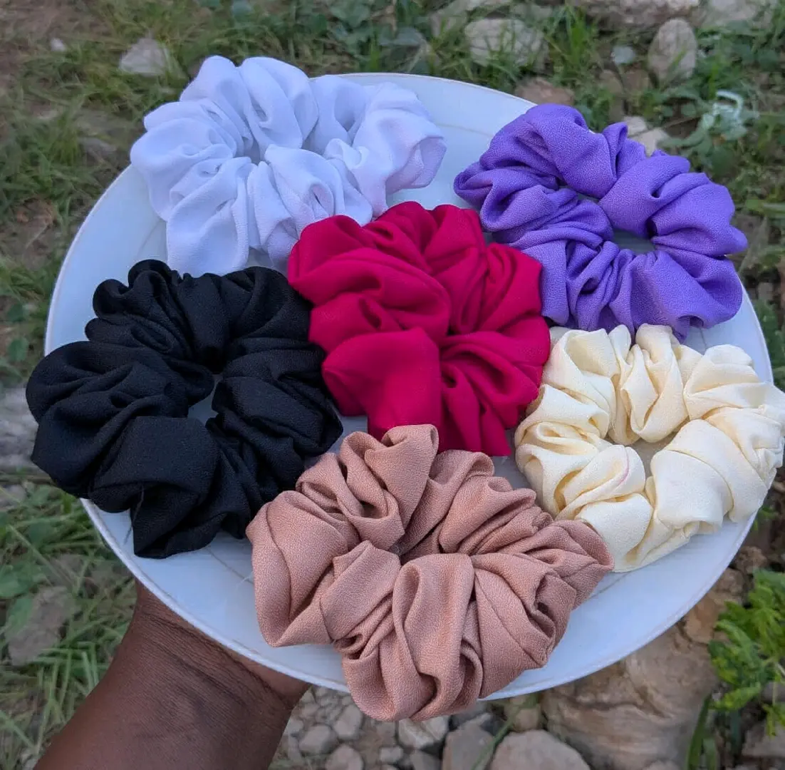 Get 6 Simple and Pretty Hair Scrunchies (Vibanio)