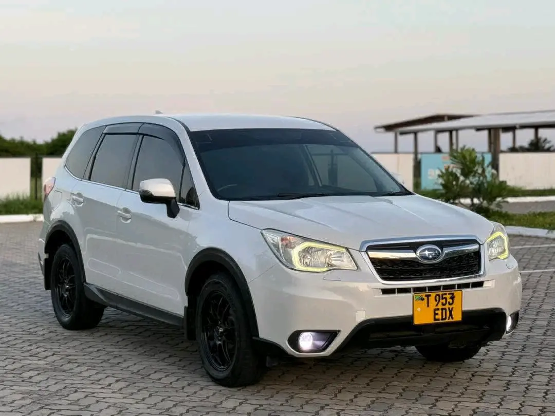 Subaru Forester 2013, White thumbnail 3