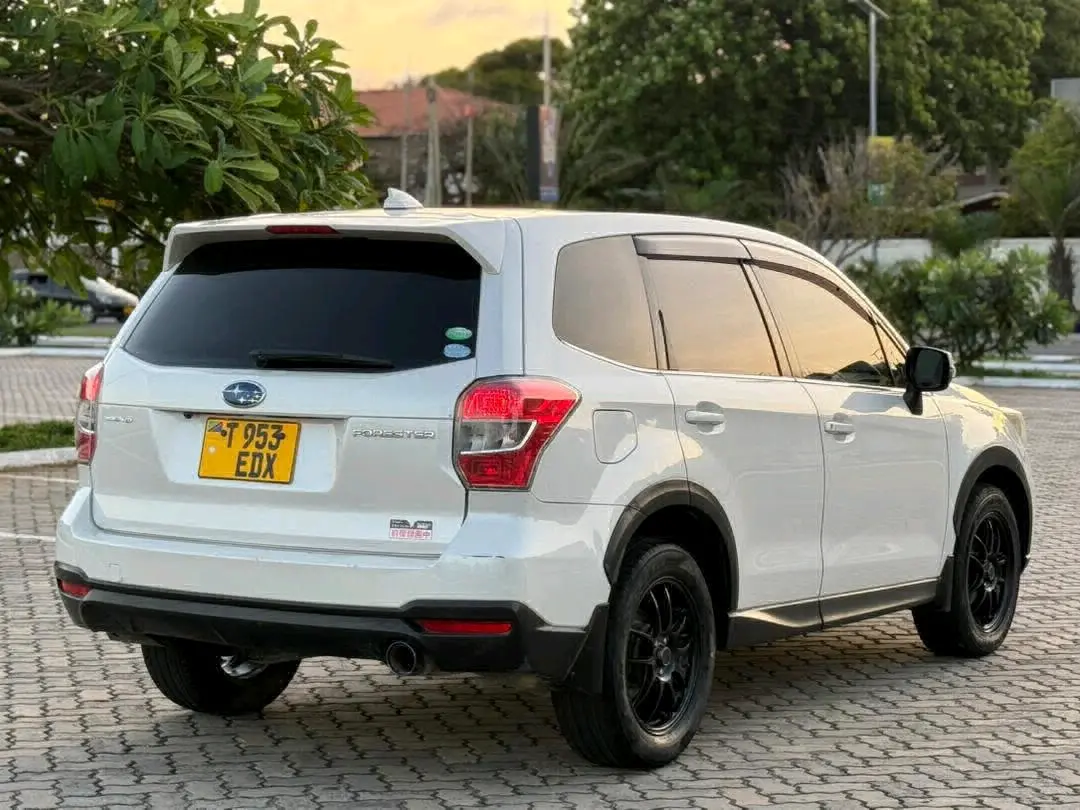 Subaru Forester 2013, White thumbnail 4