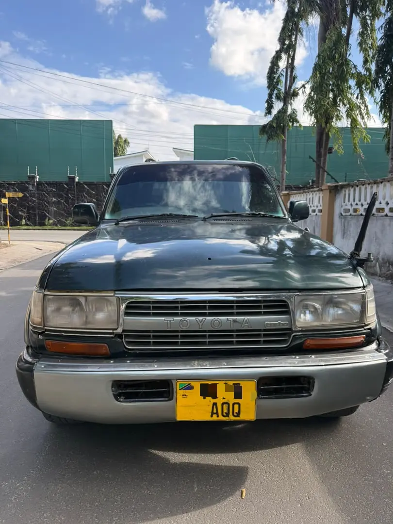 Toyota Land Cruiser VX (AQQ)