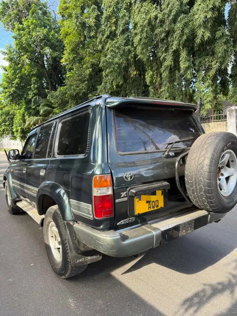 Toyota Land Cruiser VX (AQQ) thumbnail 3