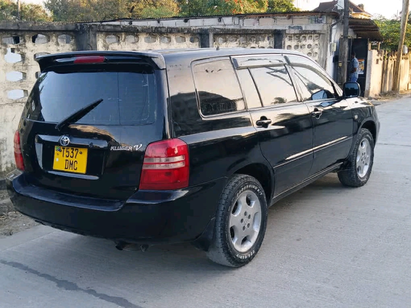 Toyota Kluger V DMC 2360 CC