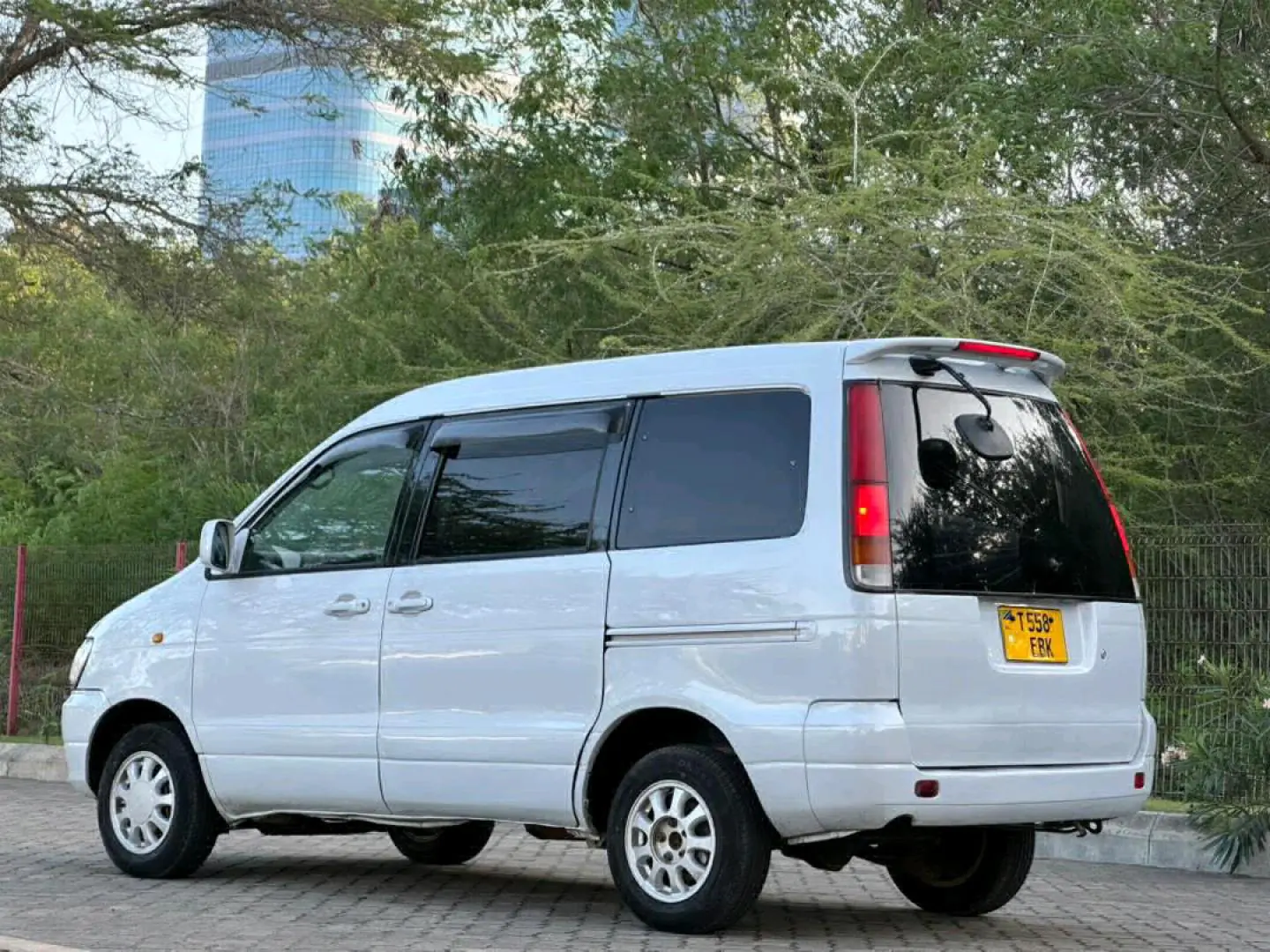 Toyota Noah SR40 2003 for Sale thumbnail 7