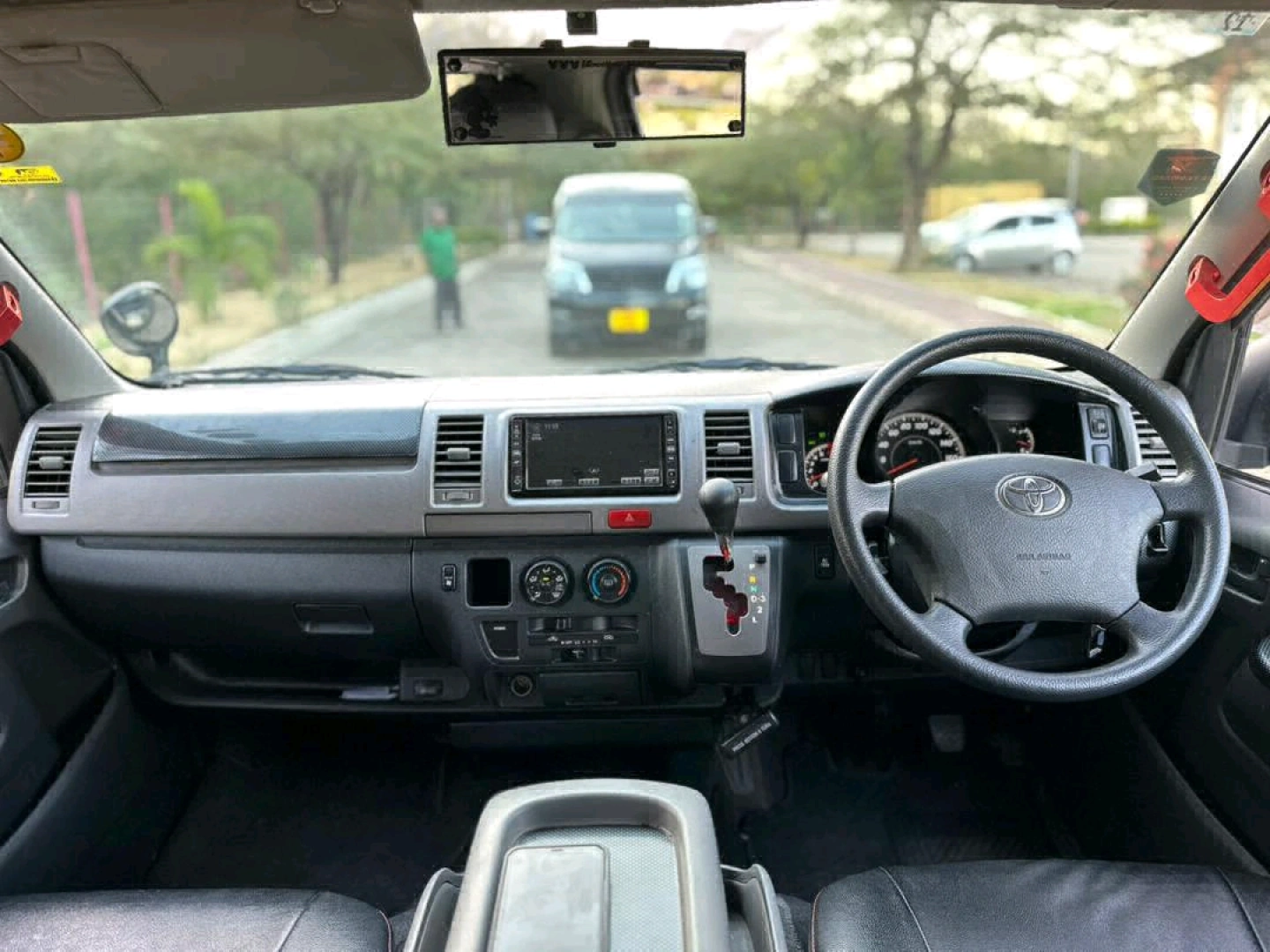 Toyota Hiace Quantum Van for Sale (Reg ELT) thumbnail 9