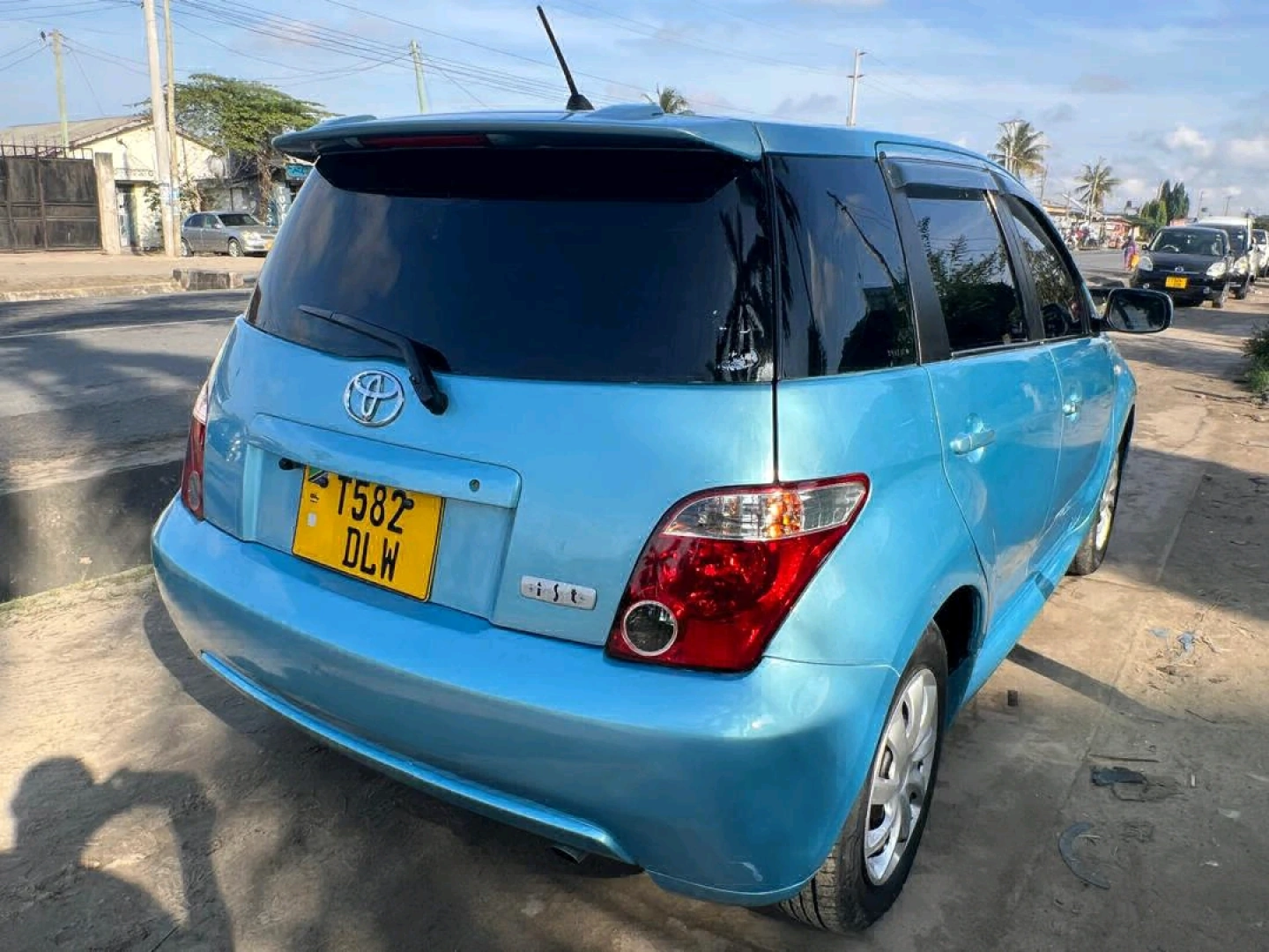 Toyota Ist 2005 Model with Android TV thumbnail 2