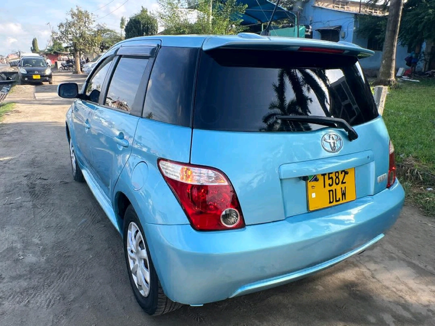 Toyota Ist 2005 Model with Android TV thumbnail 4