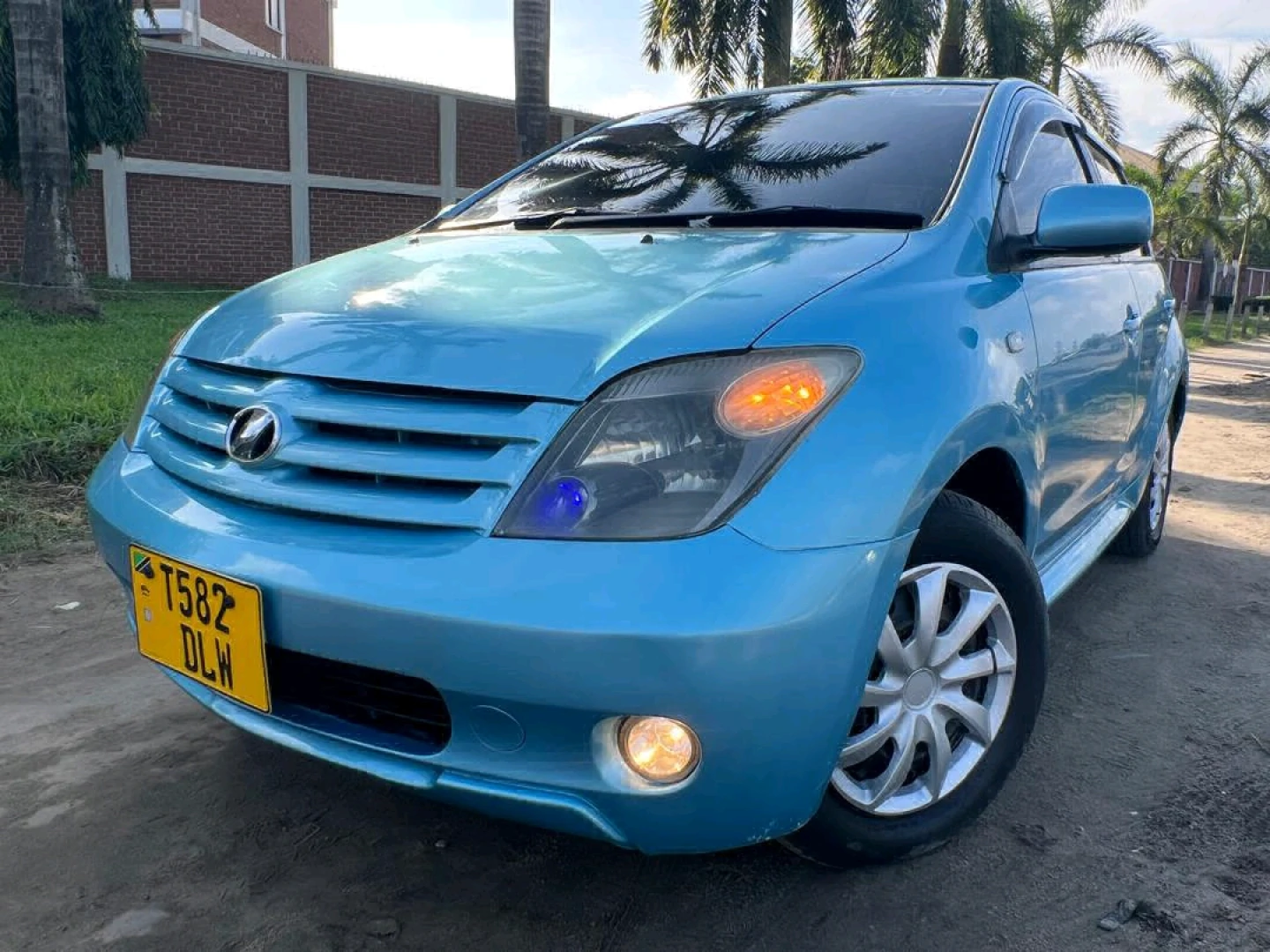 Toyota Ist 2005 Model with Android TV thumbnail 5
