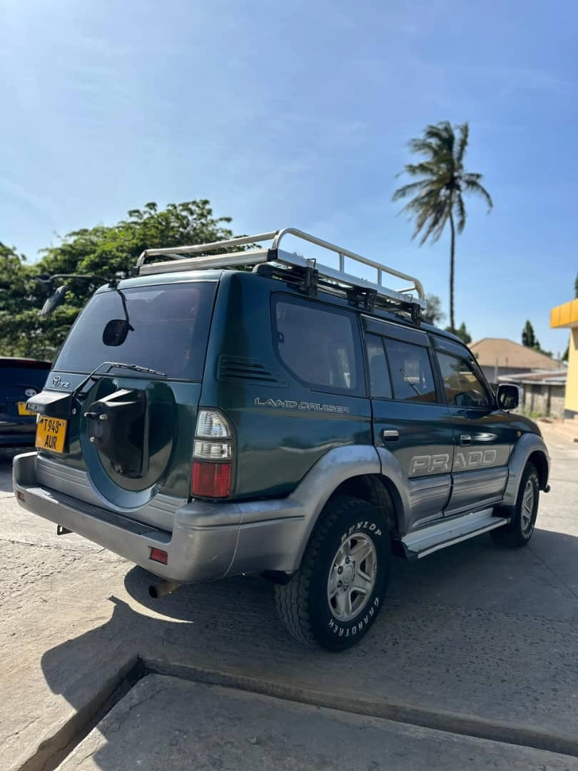 Toyota Land Cruiser Prado Mchaga AUR for Sale thumbnail 3