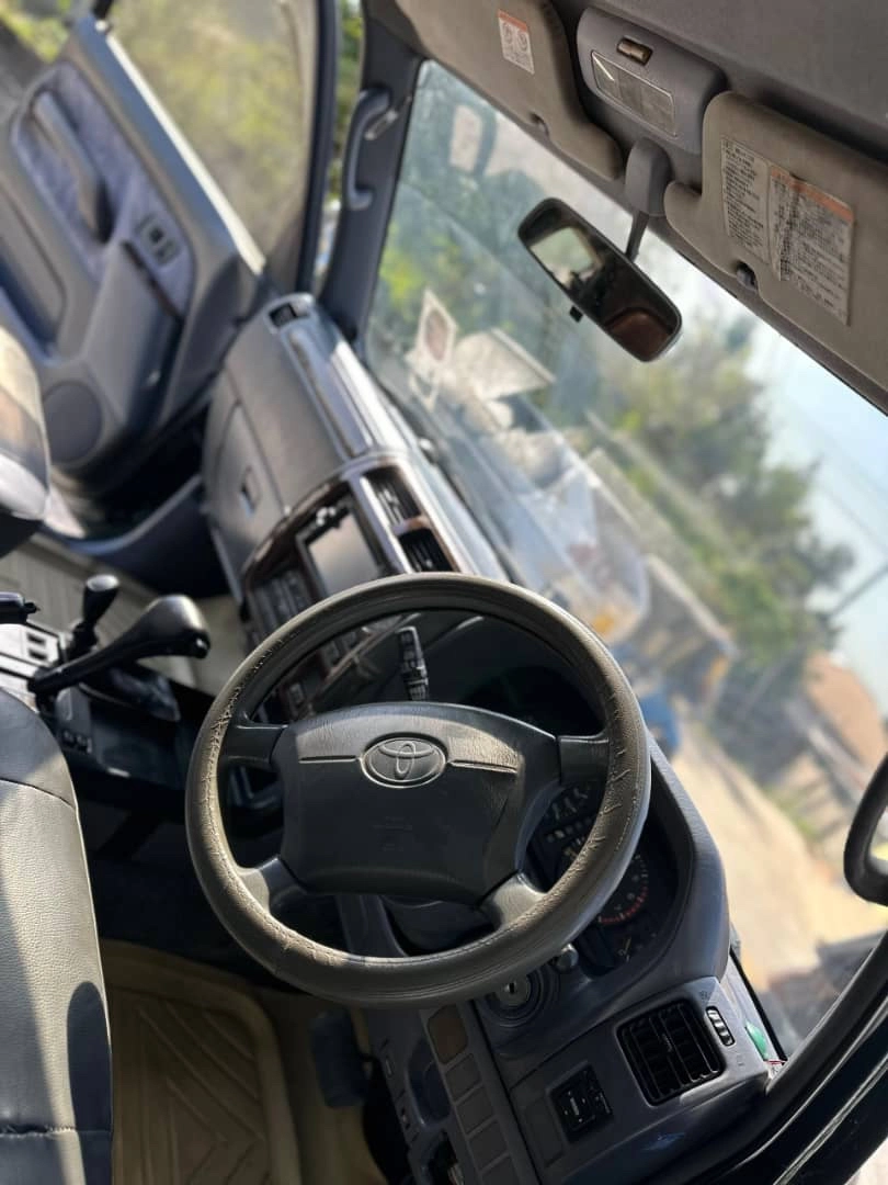 Toyota Land Cruiser Prado Mchaga AUR for Sale thumbnail 5