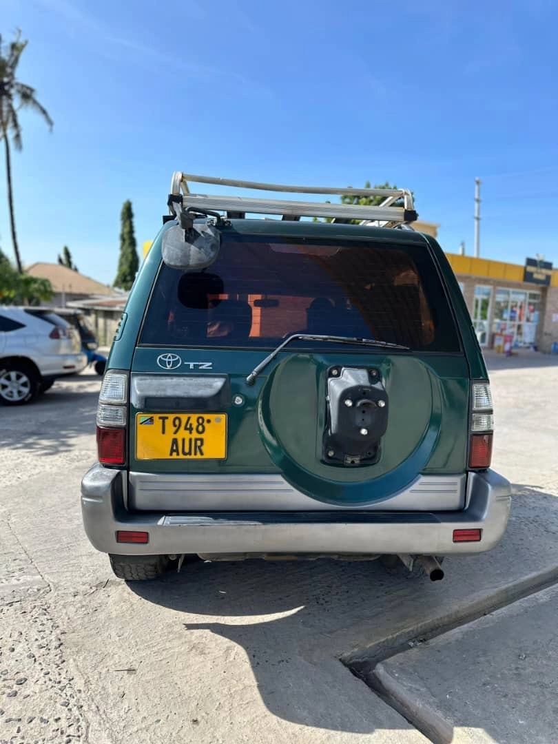 Toyota Land Cruiser Prado Mchaga AUR for Sale thumbnail 9