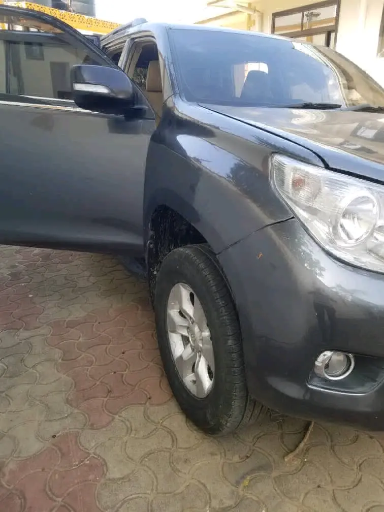 Toyota Land Cruiser Prado TX 2013 thumbnail 2