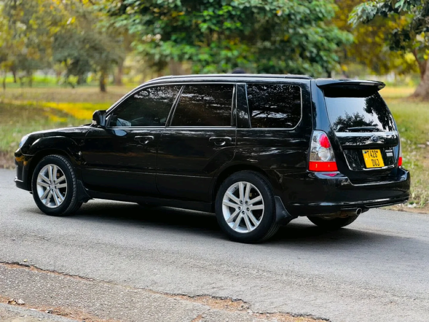 Black Subaru Forester Cross Sport 1990 CC thumbnail 5