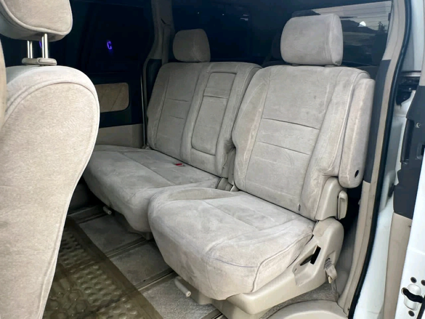 Toyota Alphard Minivan 2002 Model thumbnail 5