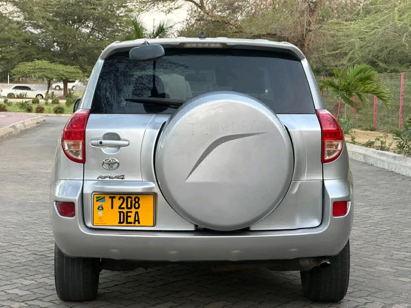 Toyota RAV4 2008 (Miss Tanzania Reg) for Sale thumbnail 2