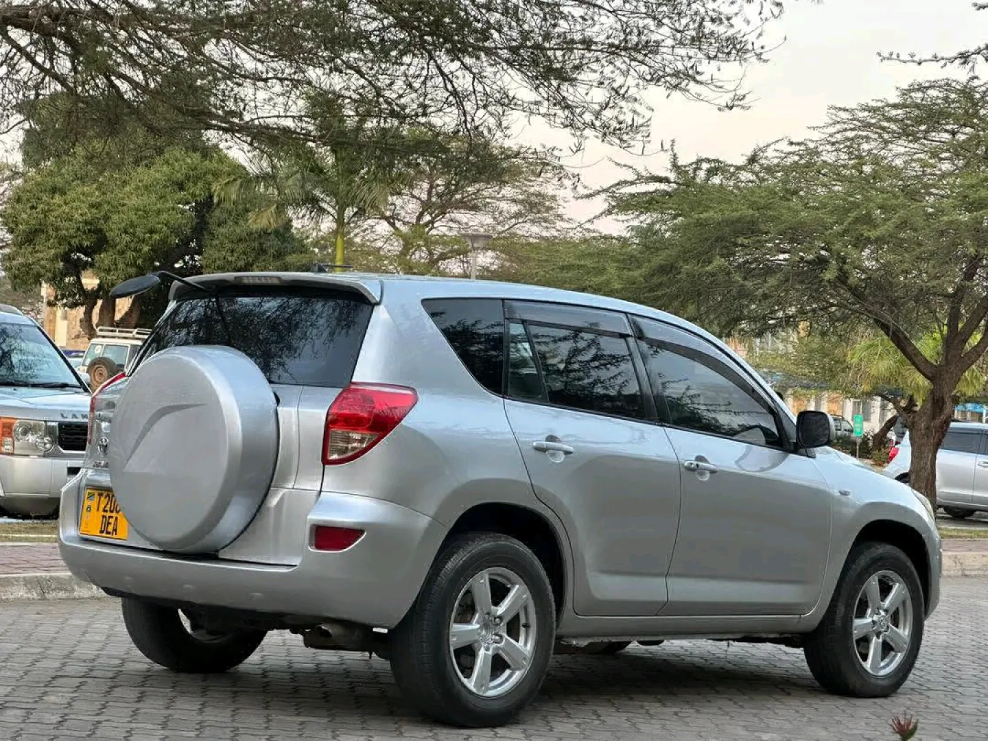 Toyota RAV4 2008 (Miss Tanzania Reg) for Sale thumbnail 3