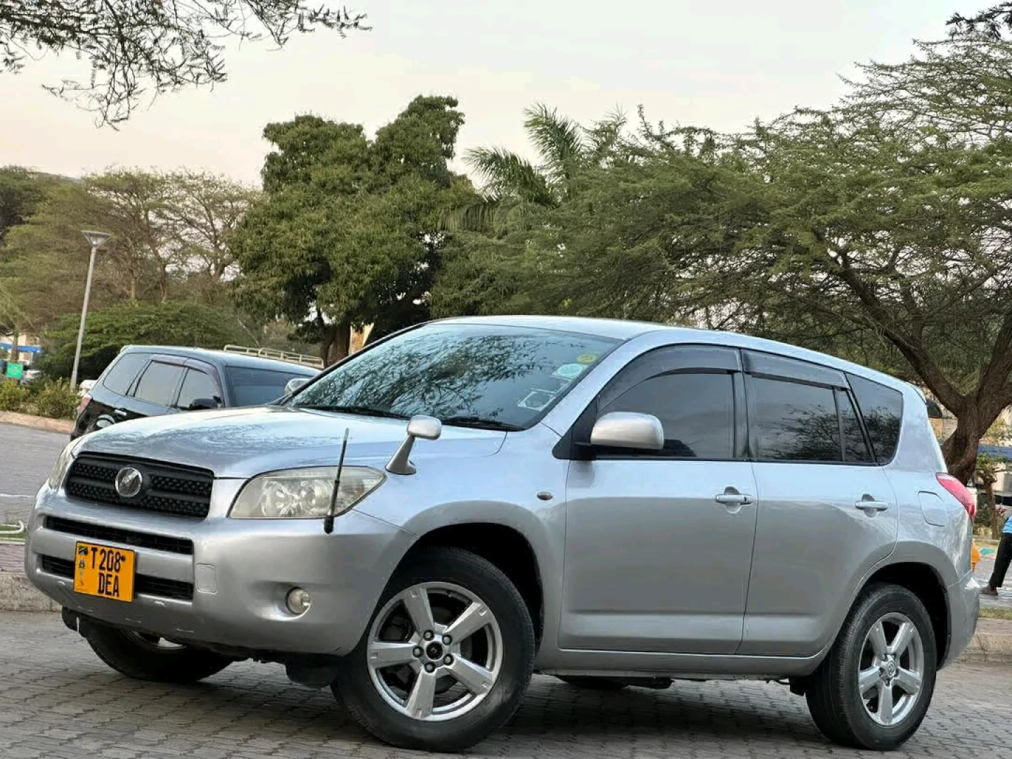 Toyota RAV4 2008 (Miss Tanzania Reg) for Sale thumbnail 5