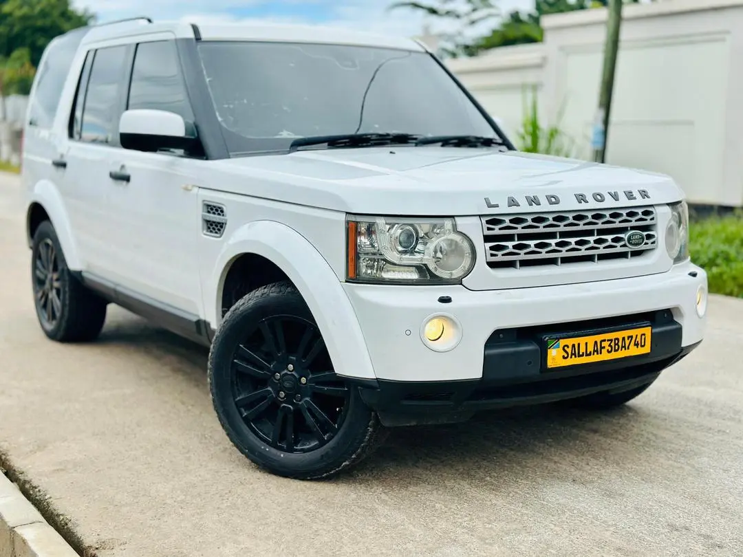 Land Rover Discovery 4 2013 thumbnail 4