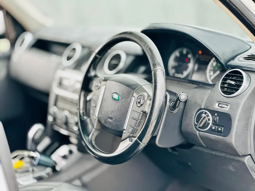 Land Rover Discovery 4 2013 thumbnail 5