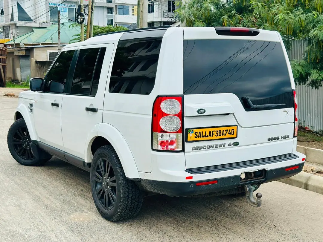 Land Rover Discovery 4 2013 thumbnail 6