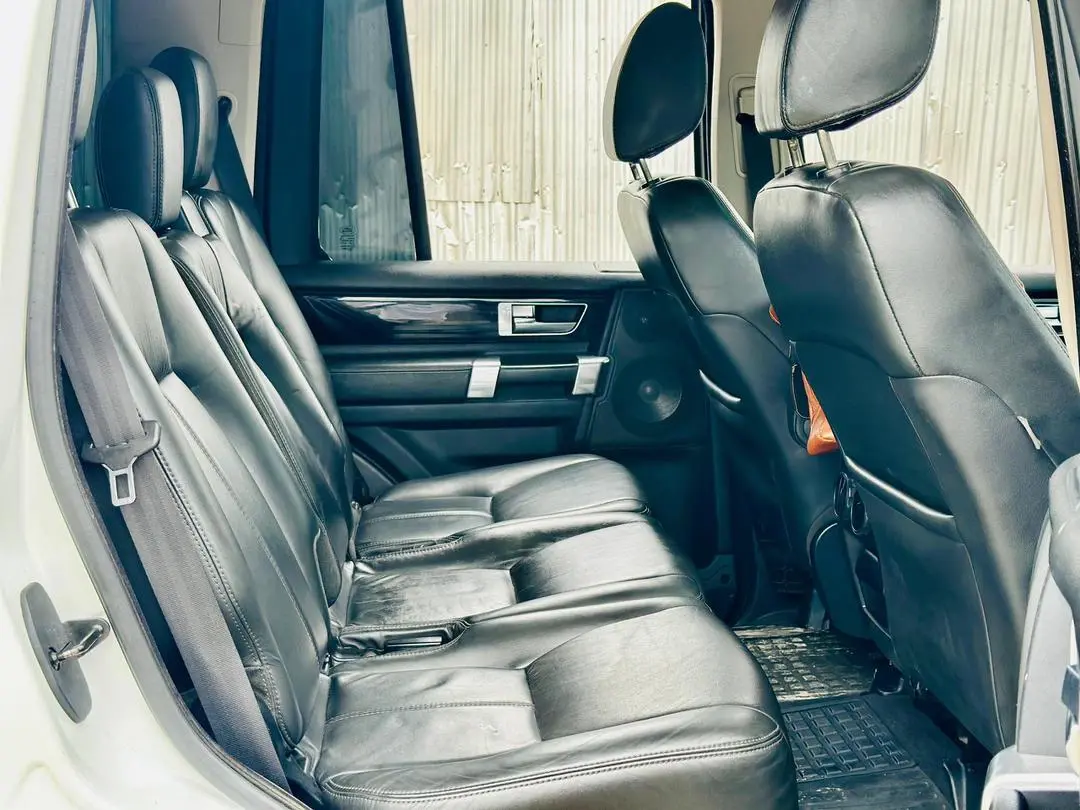 Land Rover Discovery 4 2013 thumbnail 7