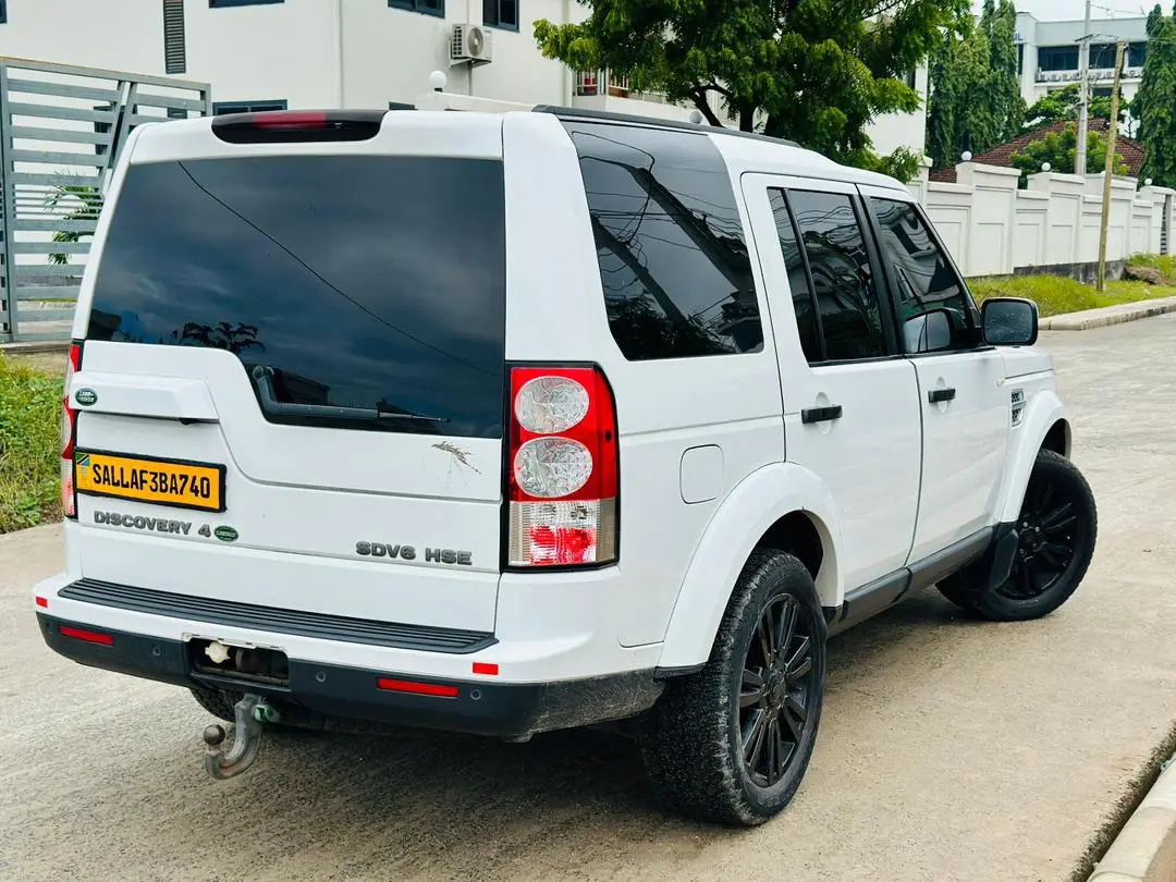 Land Rover Discovery 4 2013 thumbnail 9