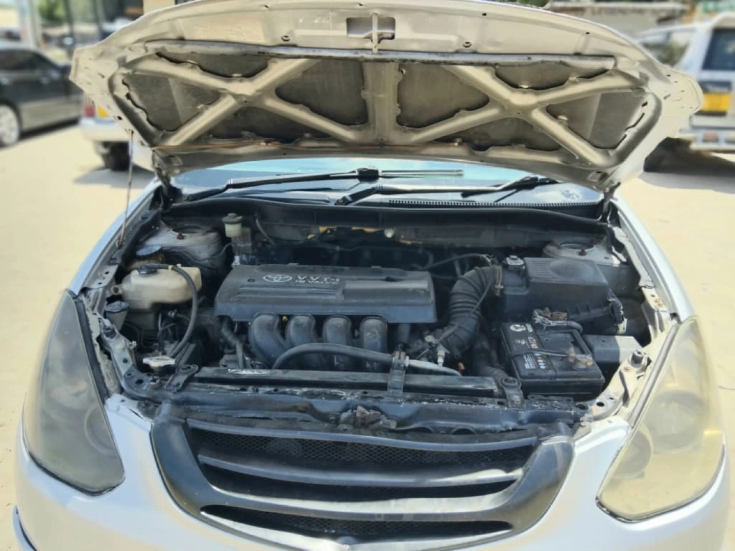 Toyota Caldina BNZ Silver Sedan thumbnail 6