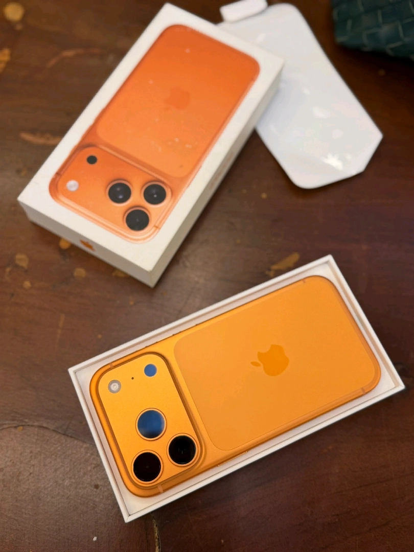 Brand New Apple 17 Pro 256GB Smartphone thumbnail 3