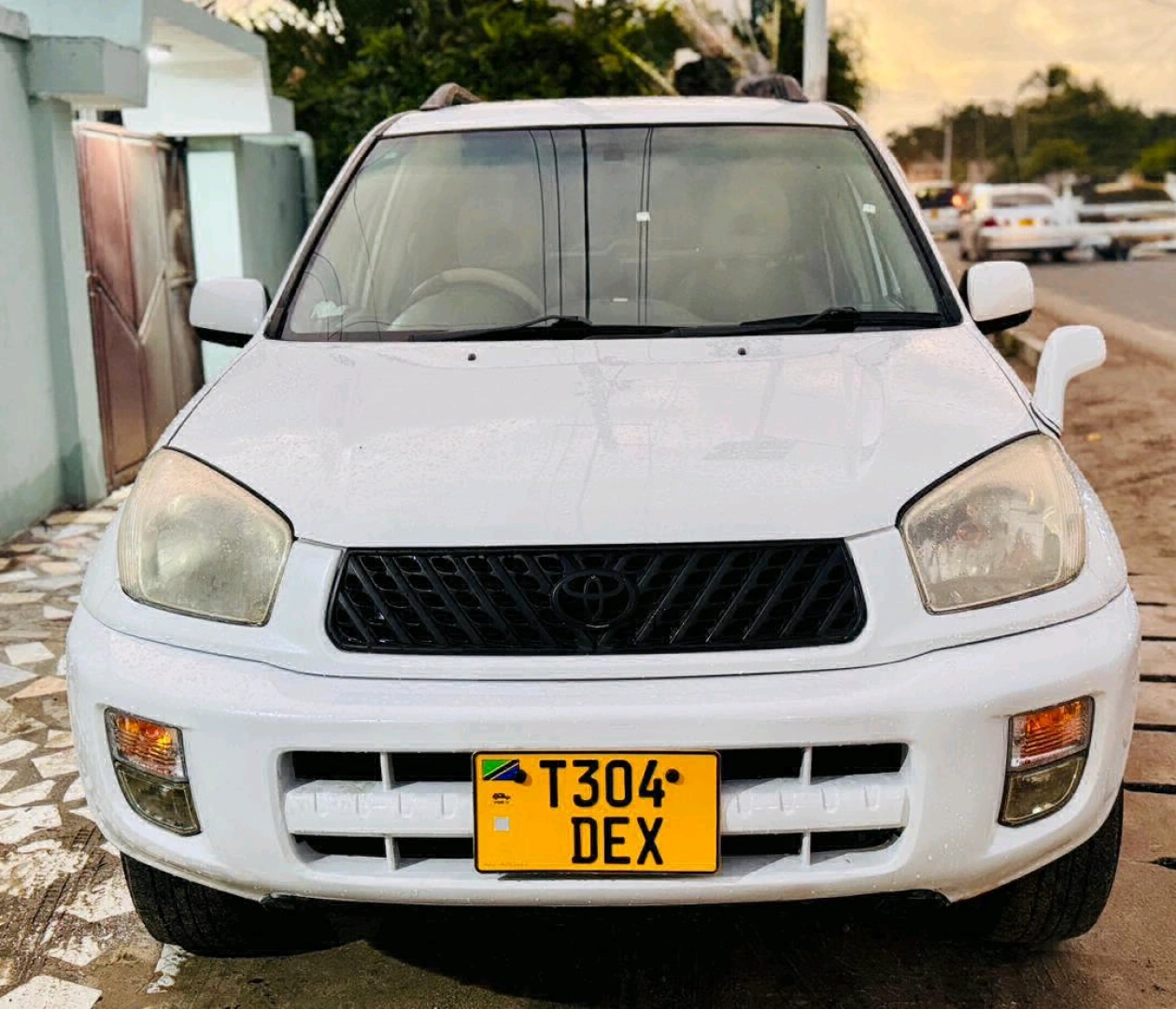 Toyota RAV4 White DEX