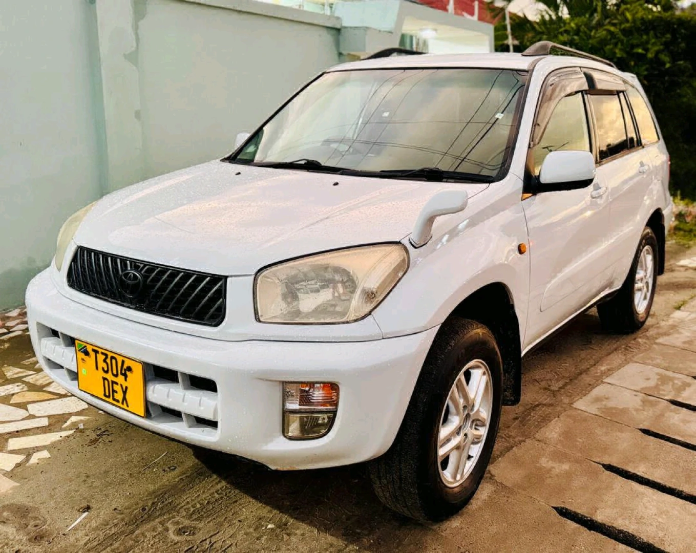 Toyota RAV4 White DEX thumbnail 5