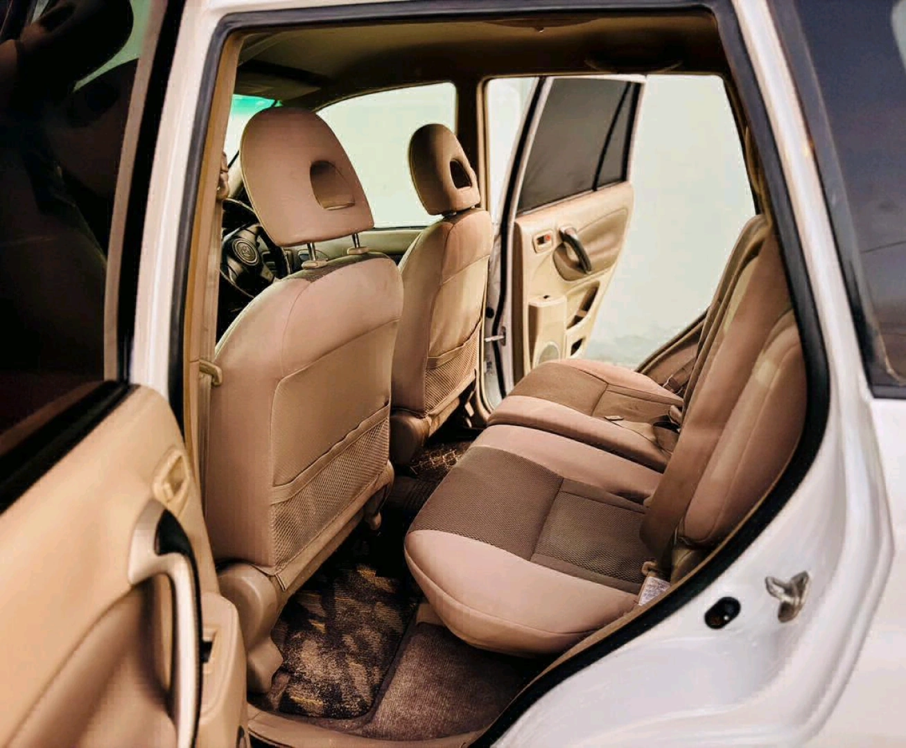 Toyota RAV4 White DEX thumbnail 7