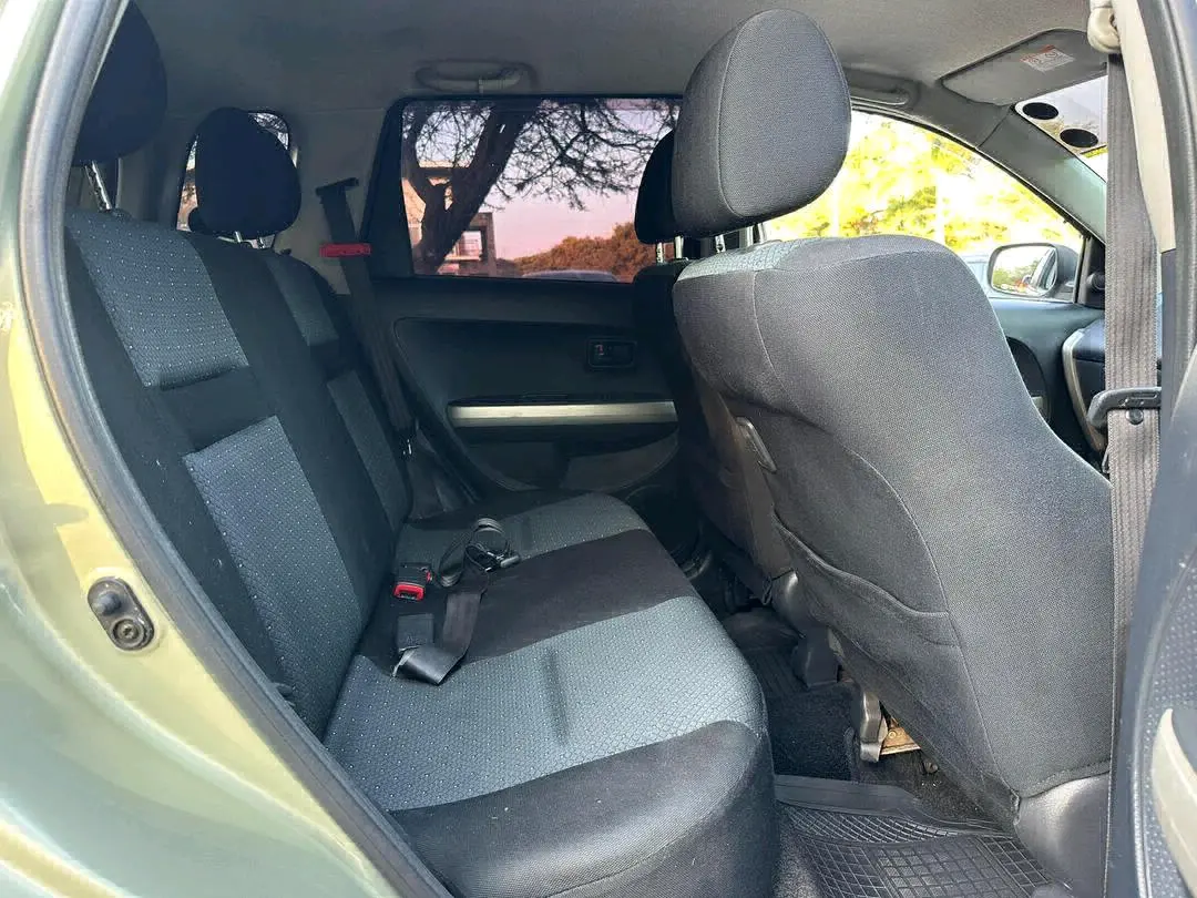 Toyota Ist 2005 Gold, Automatic, Low Mileage thumbnail 8